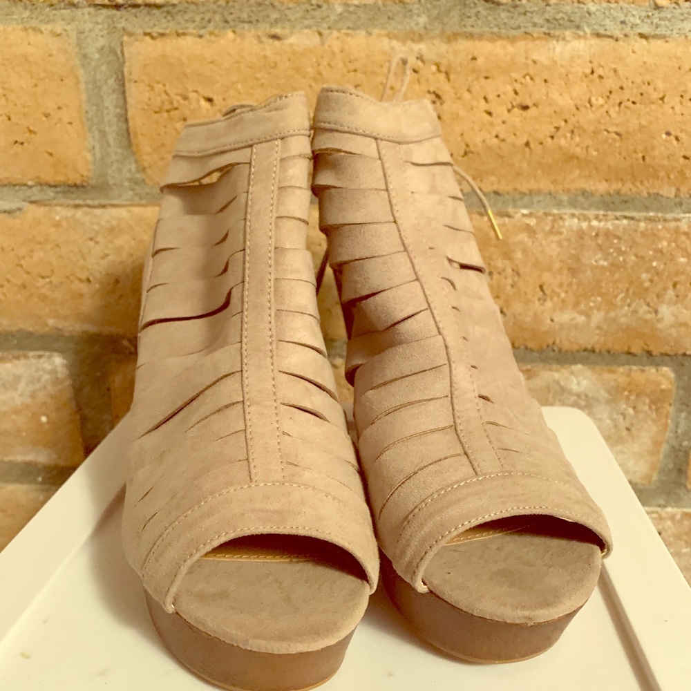 Tan Wedges